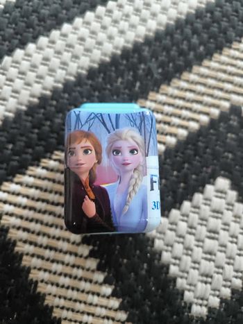 Gomme 3d personnage la reine des neiges neuve