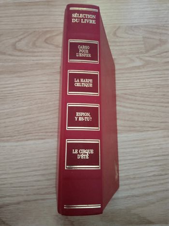 Livre avec 4 histoires