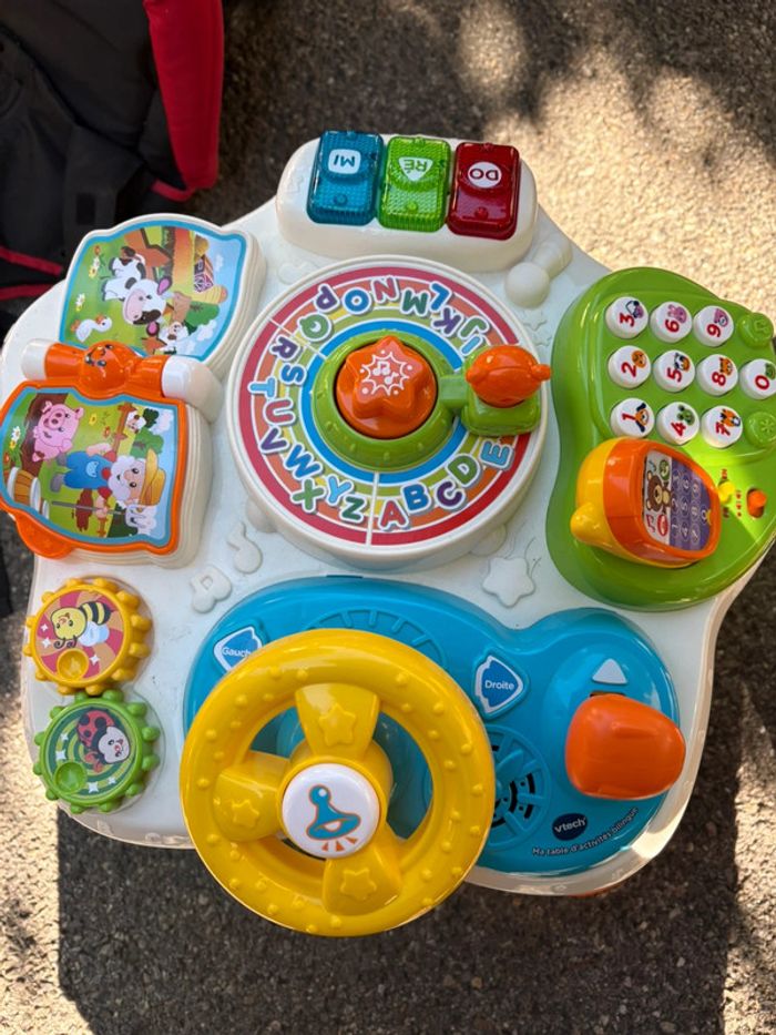 Table d’activité bilingue de Vtech - photo numéro 3