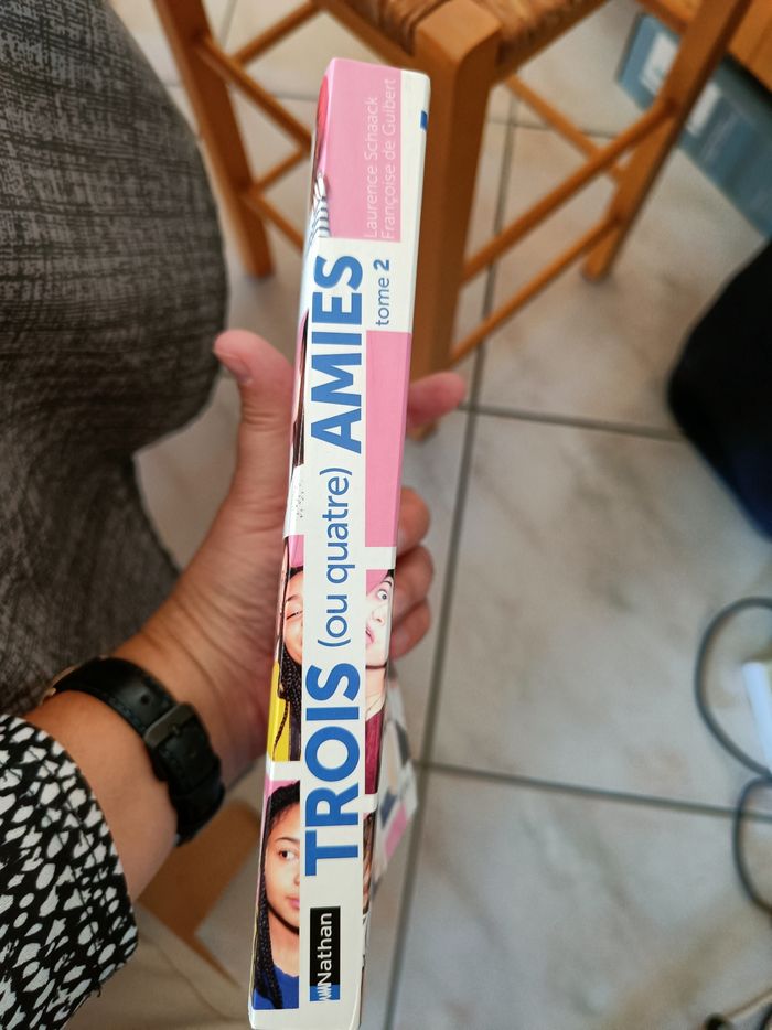 Livre "Trois ou quatre amies" - photo numéro 3