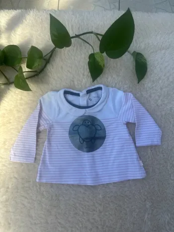 T-shirt bébé tortue et col Claudine