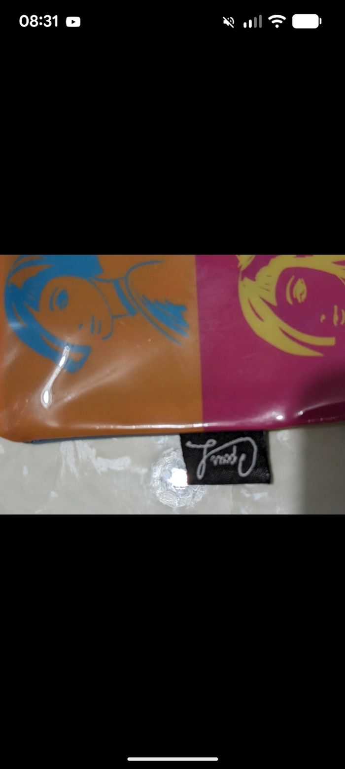 Jolie trousse à maquillage très originale. - photo numéro 5