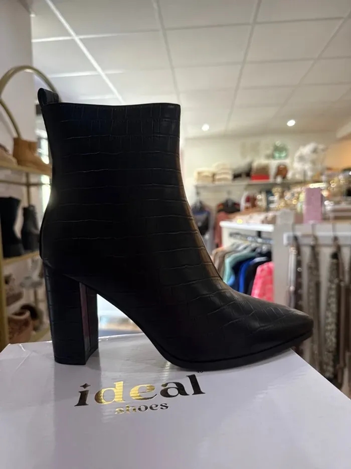 Bottines noir effet croco - photo numéro 2