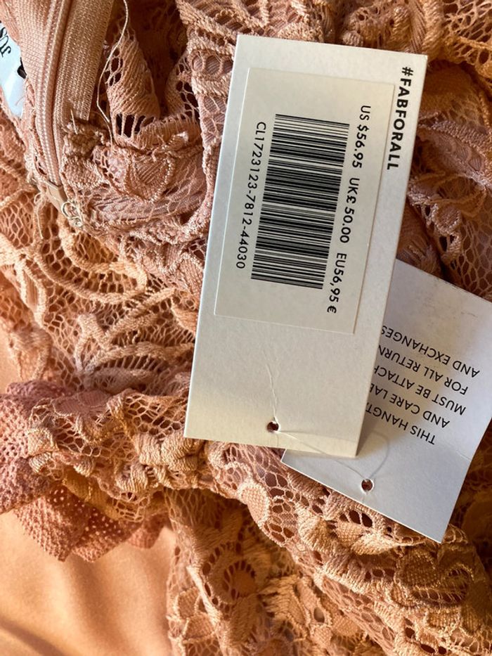 Robe dentelle rose poudré neuve - photo numéro 4