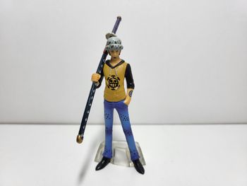 One Piece Gashapon Figurine Trafalgar Law