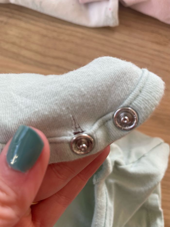 Lot de bodies 9 mois - photo numéro 3