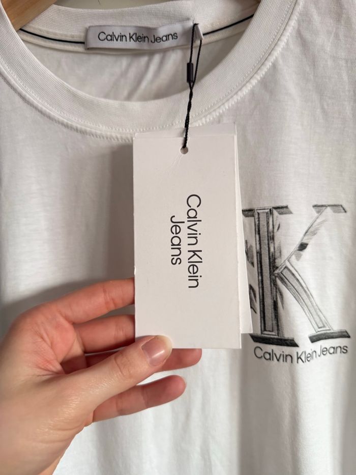 Tee shirt Calvin Klein blanc à manches courtes, taille Xs - photo numéro 7