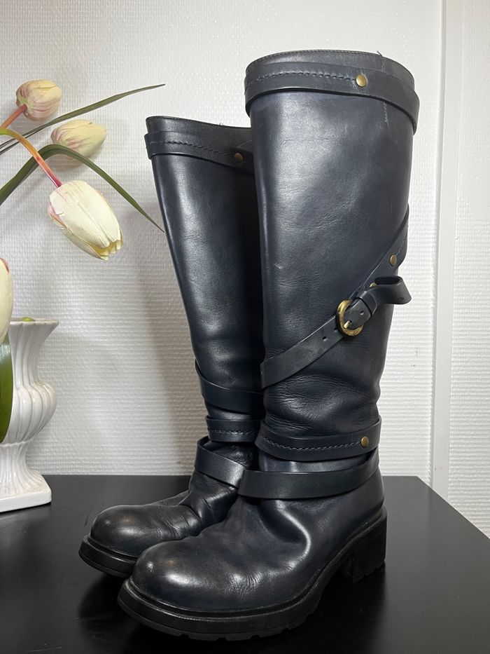 Hogan Bottes Marron vintage en cuir bleu marine avec brides et détails dorés - photo numéro 10