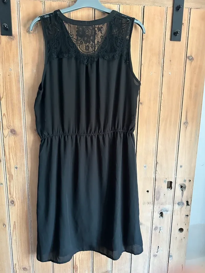 Robe noir - photo numéro 2