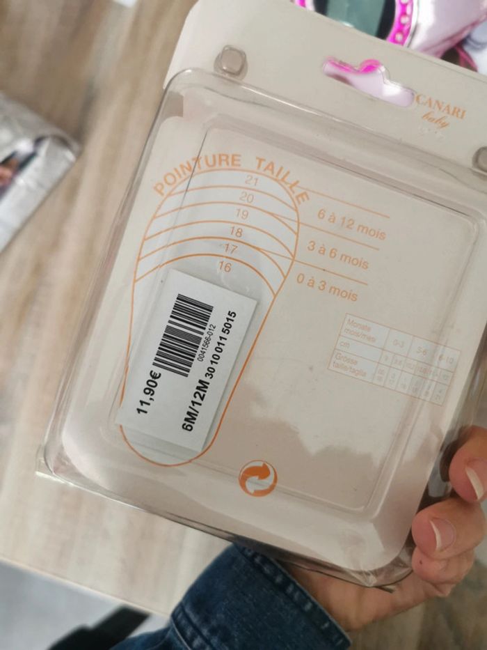 Sandalles 6/12 mois - photo numéro 2