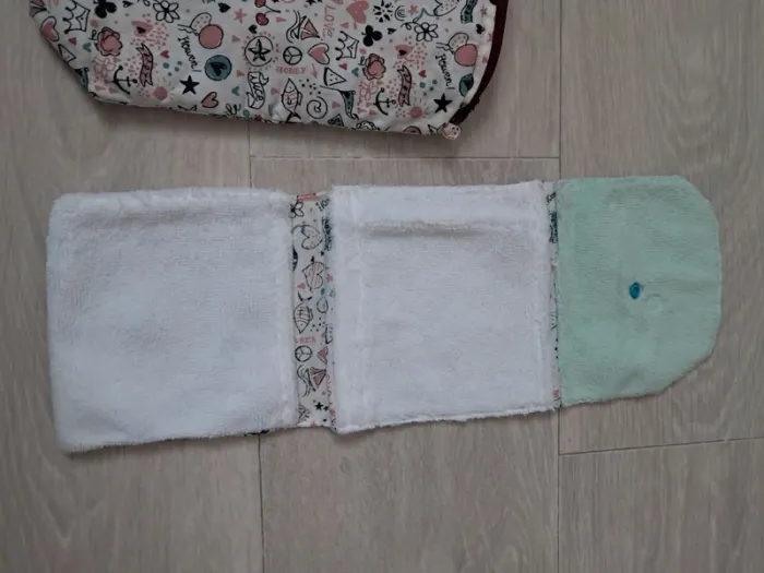Trousse de toilettes  rouge love - photo numéro 3