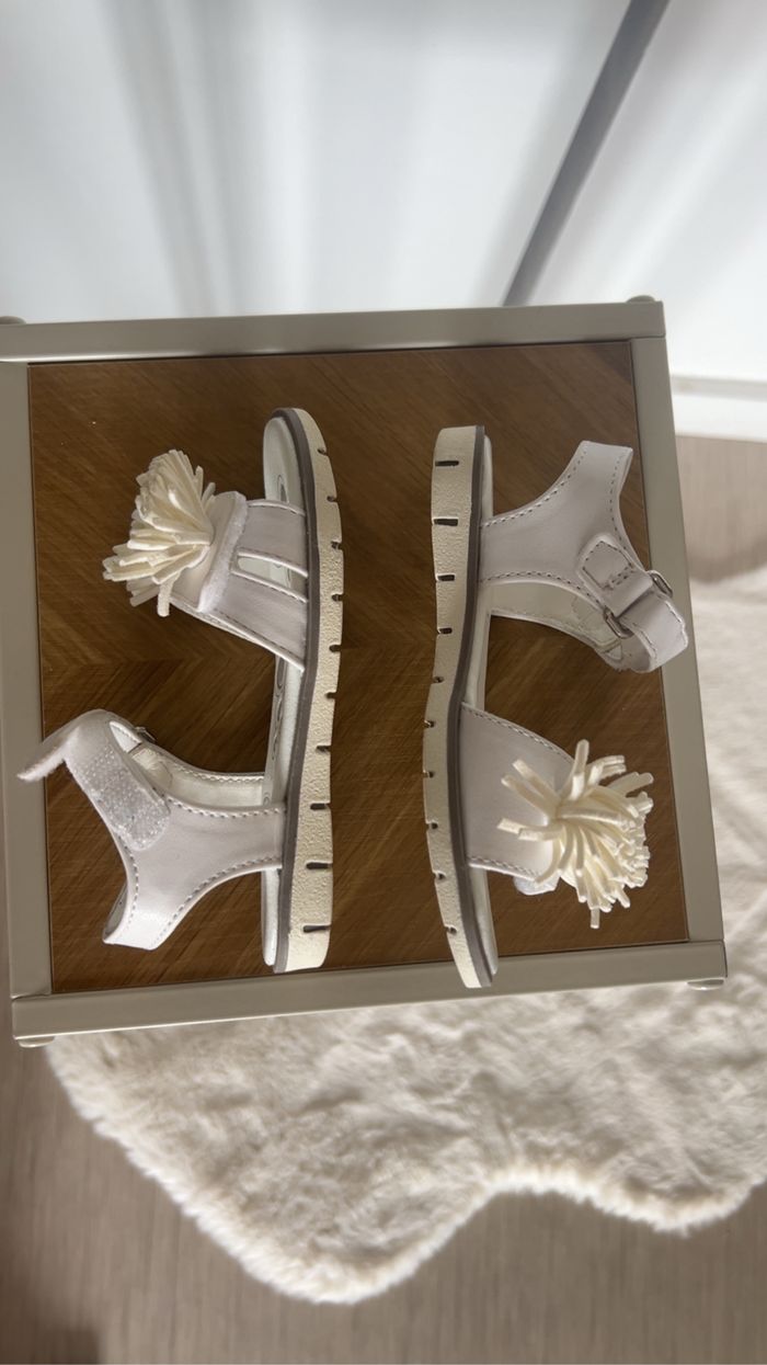 Sandales chicco cuir neuve