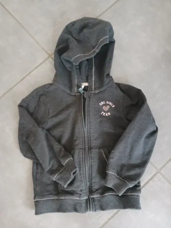 Veste avec capuche 4 ans