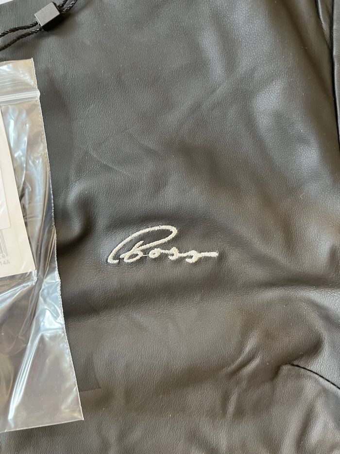 Robe Hugo Boss neuve - photo numéro 6