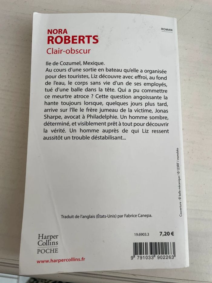 Livre Nora Roberts Clair-obscur - photo numéro 2