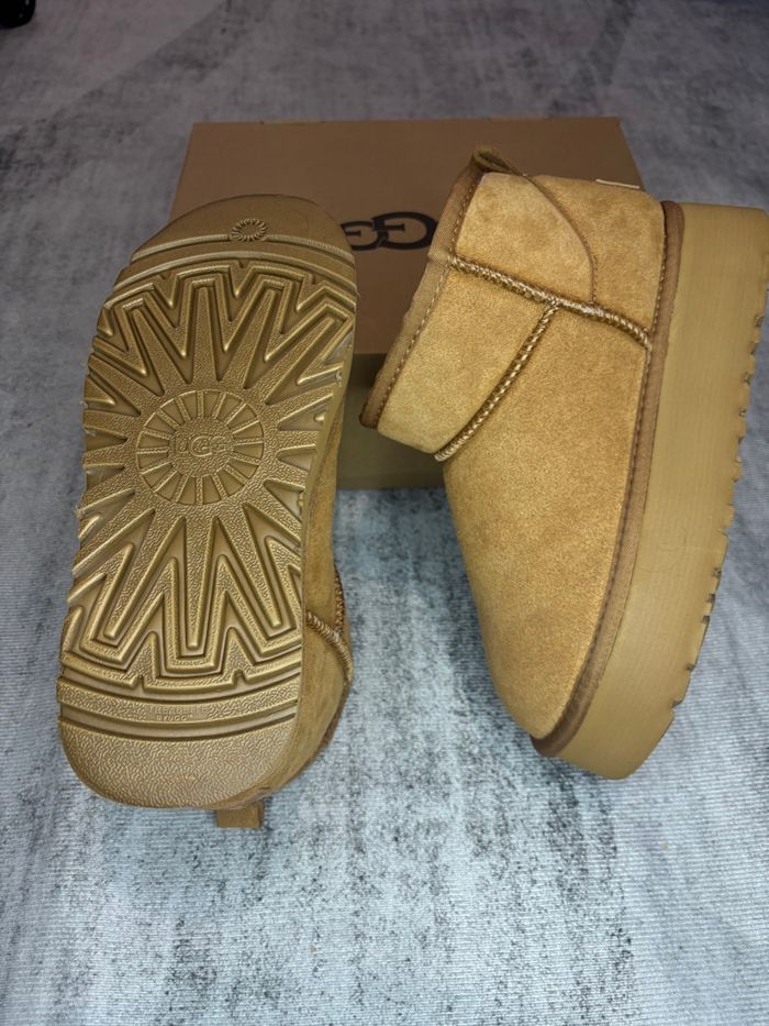 Bottes UGG Classic Ultra Mini
