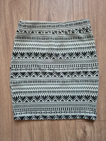 Jupe moulante motifs mim