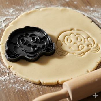 Emporte-pièce biscuit personnage enfantin 8 cm pour pâtisserie créative