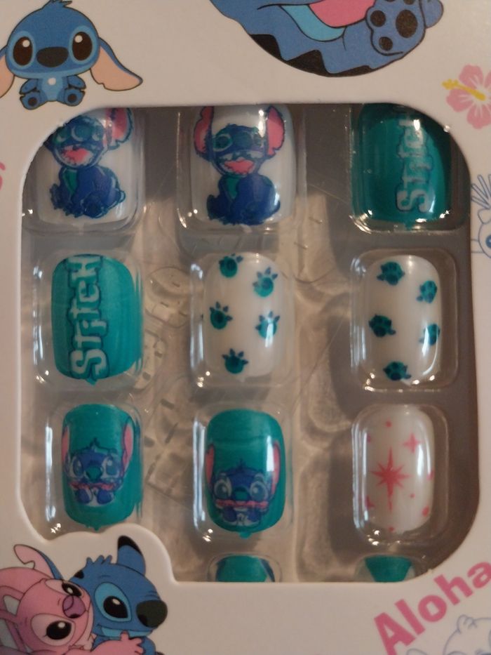 Faux ongles stitch - photo numéro 3