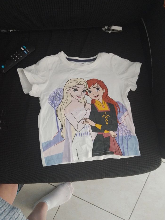 Tee shirt reine des neiges taille 4 ans