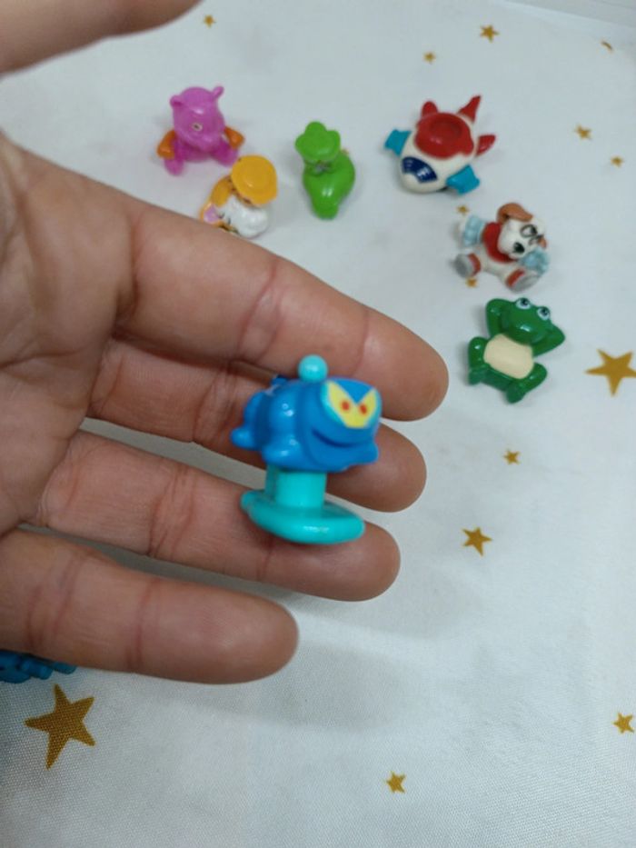 Lot divers figurine Kinder MPG animaux tigre puce cochon avion chien frog crocodile ours rose - photo numéro 5