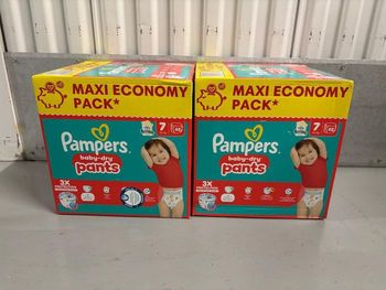 Lot de 2 cartons Pampers taille 7