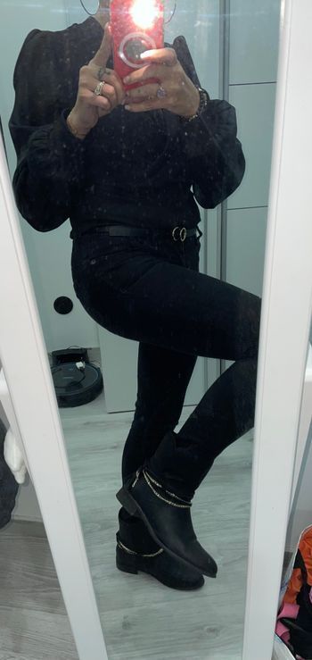 Bottines noir avec chaînes dorées