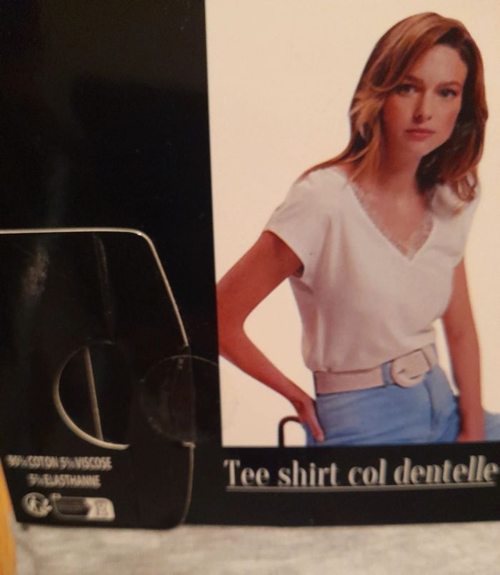 T-shirt gris col dentelle taille M/L - photo numéro 2