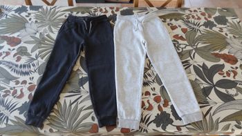 2 pantalons jogging Gémo garçon 8 ans 