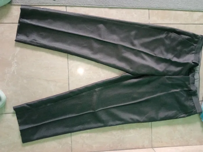 Costume homme gris noir légèrement satiné Taille 52/ 46 - photo numéro 10