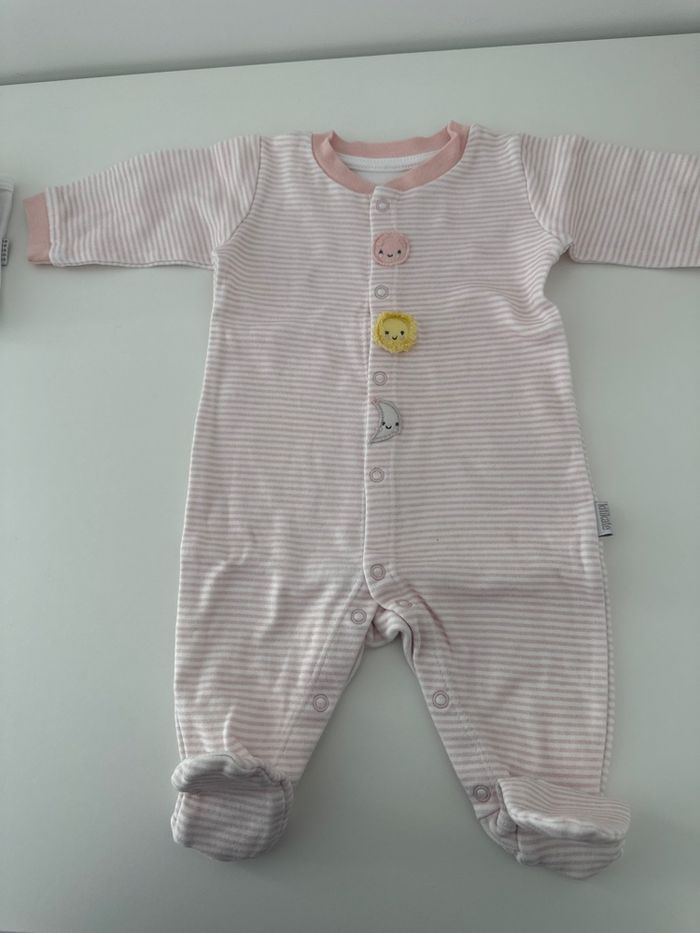 Deux pyjamas fille 3 mois