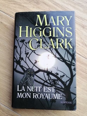 Suspense de Mary Higgins Clark La nuit est mon royaume en bon état