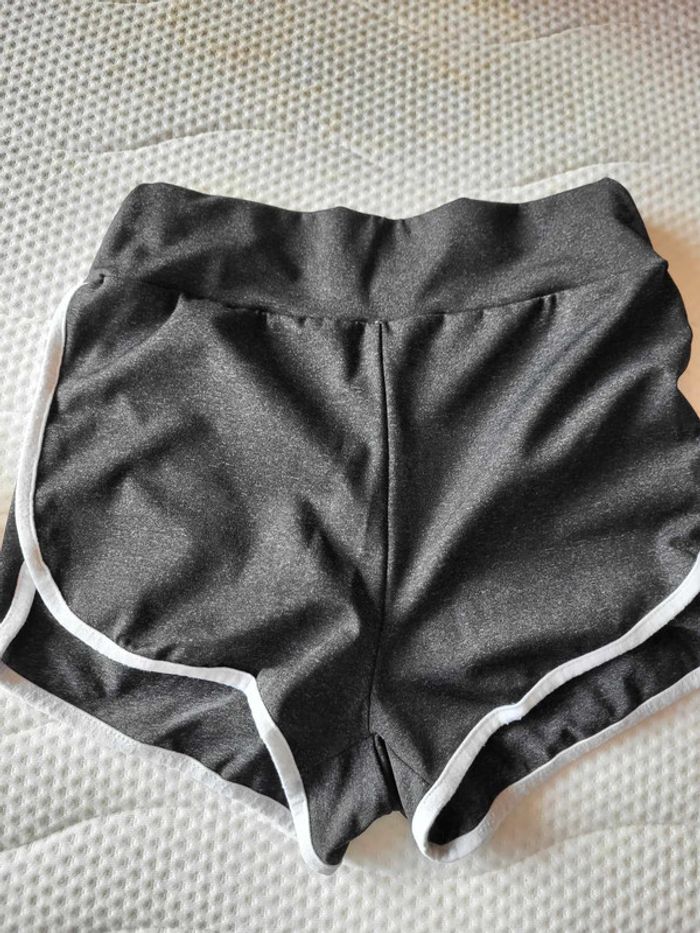 Shorts 10 ans - photo numéro 2