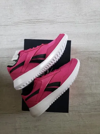 Chaussure Reebok rose Pointure 36