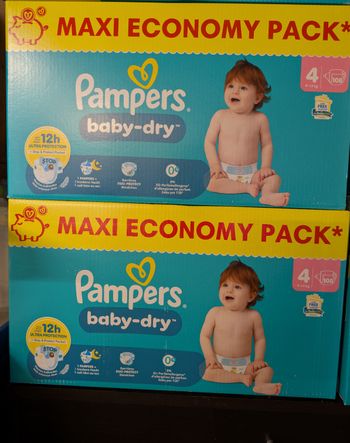 Couches Pampers taille 4