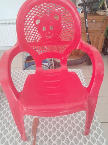Chaise en plastique