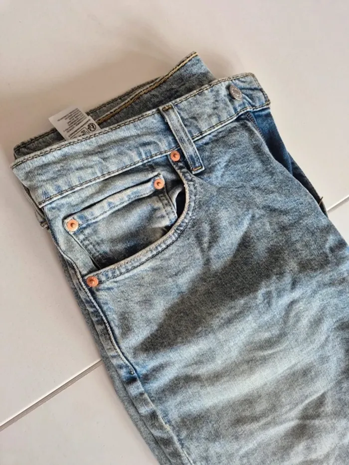 Jean Slim Taper 512 Bleu
33 (US) = 42 - 44 (FR) - L 32 - photo numéro 3