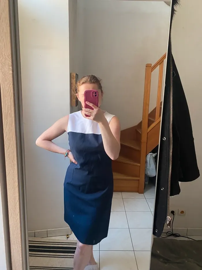 Robe droite bleu marine et blanche