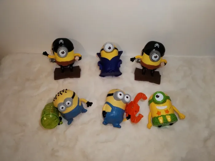 Lot figurines Les Minions