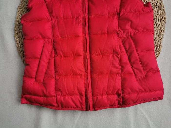 Doudoune 🧒 sans manche, légère, capuche, rouge, dpam, 4 ans - photo numéro 4