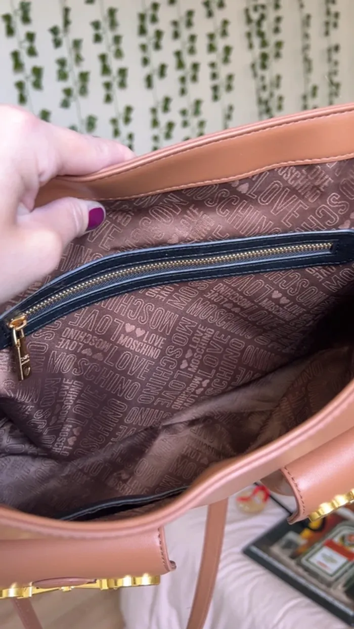 Sac à main Love Moschino marron camel 🤎 - photo numéro 9