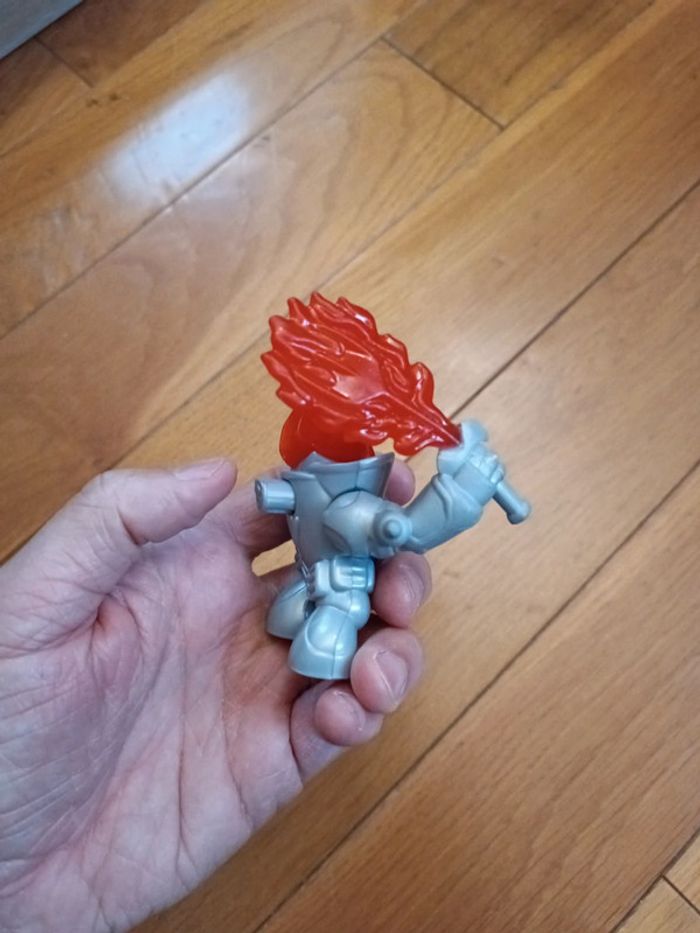 3 figurines monstres robots McDonald's articulés 2013 - photo numéro 9