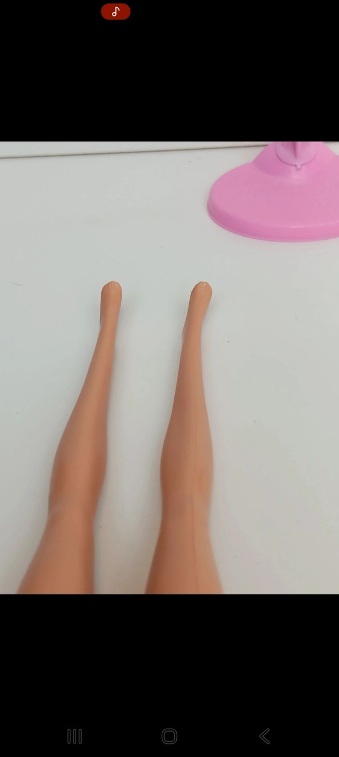 Poupée mattel barbie Barbie You Can Be Anything Rockstar , métiers poupée Rockstar GDJ34
Poupée et ensemble compris - photo numéro 9