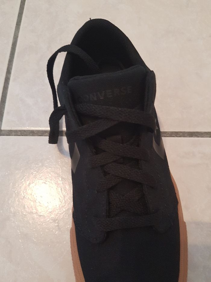 Converses noires - photo numéro 3