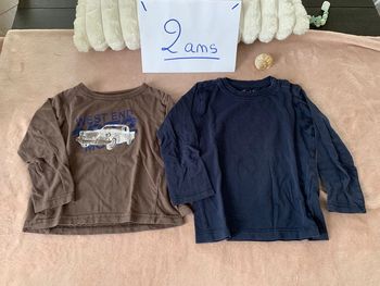 Lot de 2 tee-shirts manches longues taille 2 ans