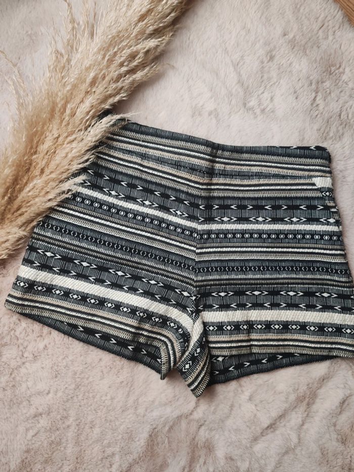 Short à motif