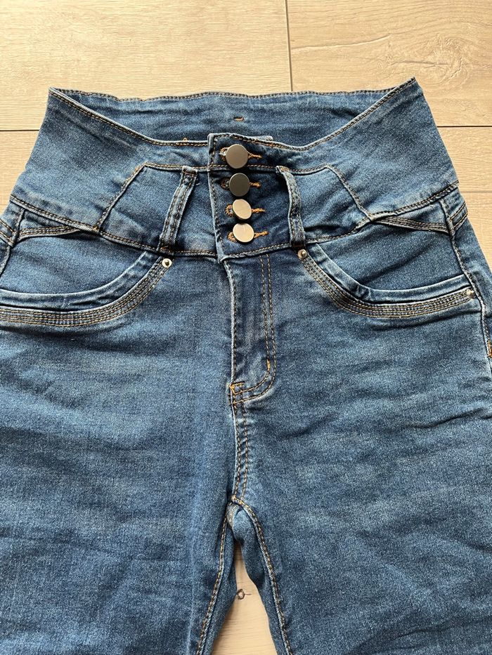 Jean taille haute push-up taille S - photo numéro 3