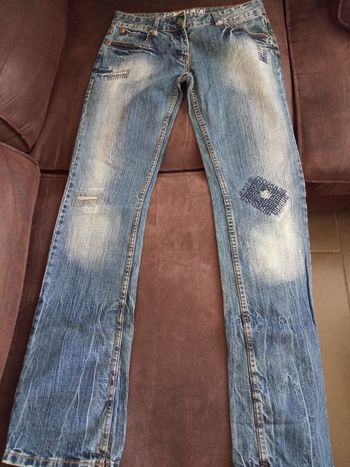 Jeans tendance T40 "Jennyfer" aspect délavé et usé - très bon état