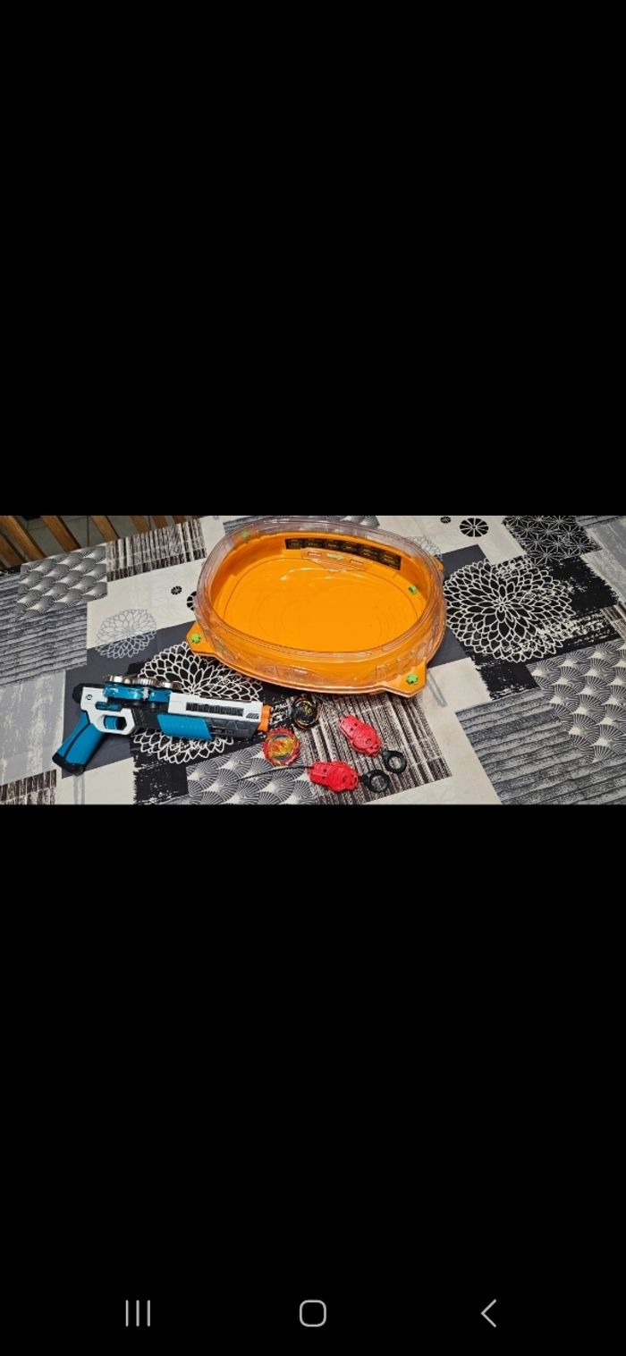 Lot Arène et toupies