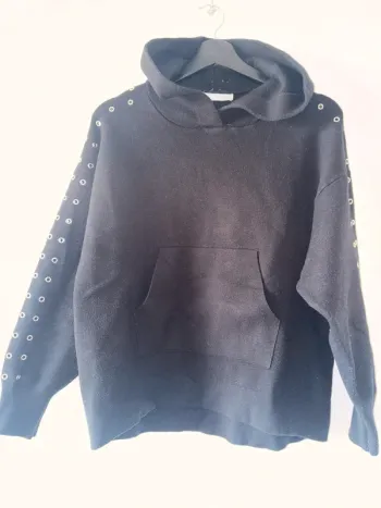 Sweat-shirt à capuche et poche noir Zara